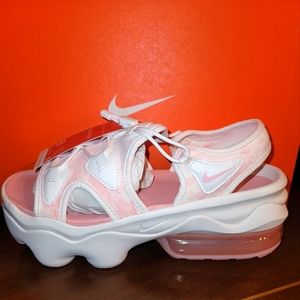 Nike AirMax Size 9 Pink & White Sandals